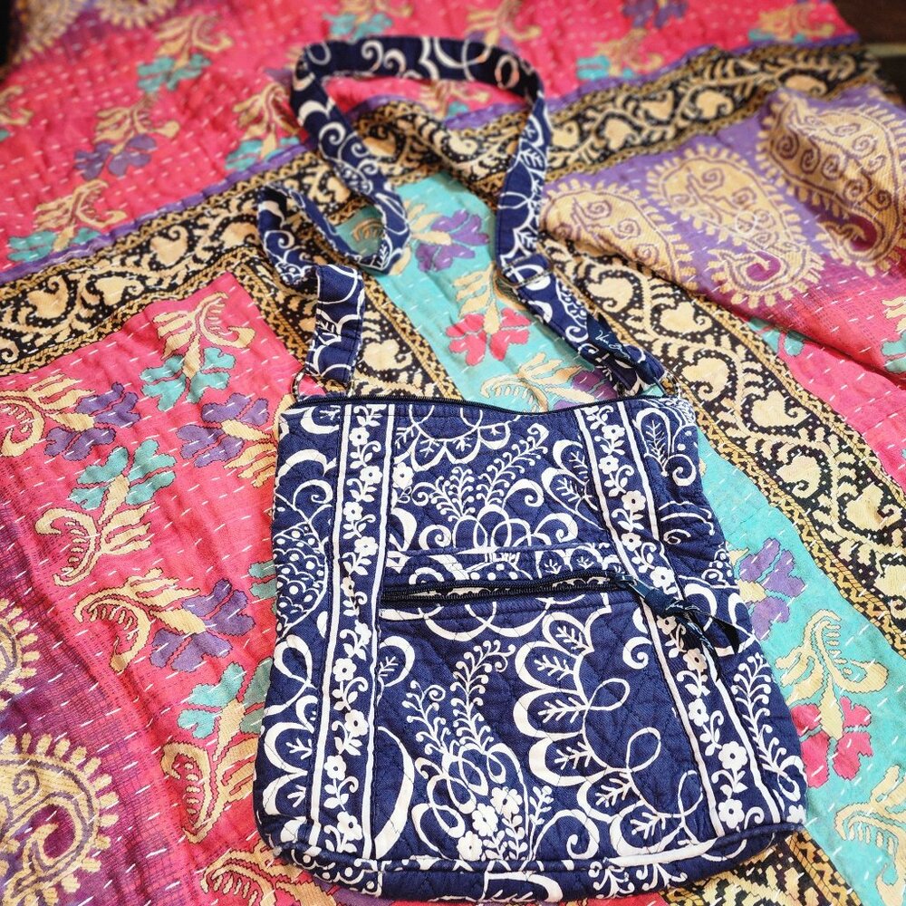 Vera Bradley Hipster Crossbody – Twirly Birds (Retired Pattern)